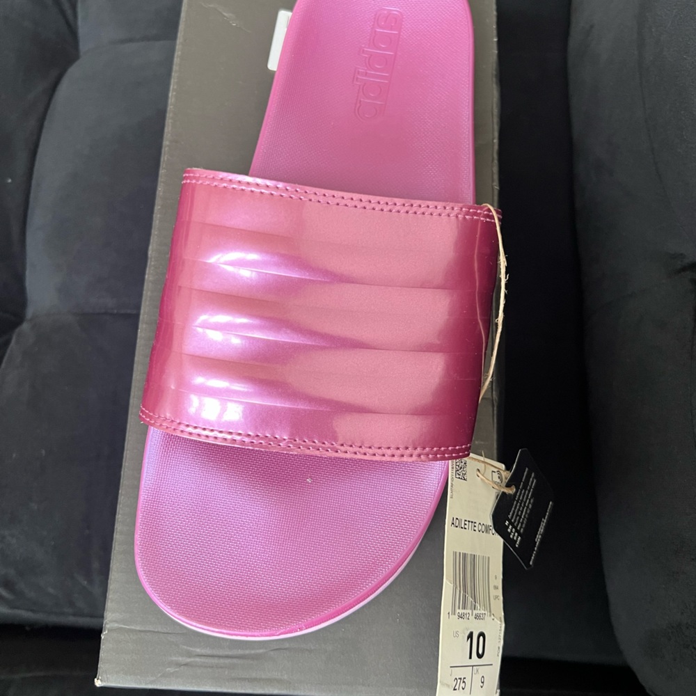Adidas adilette comfort slides